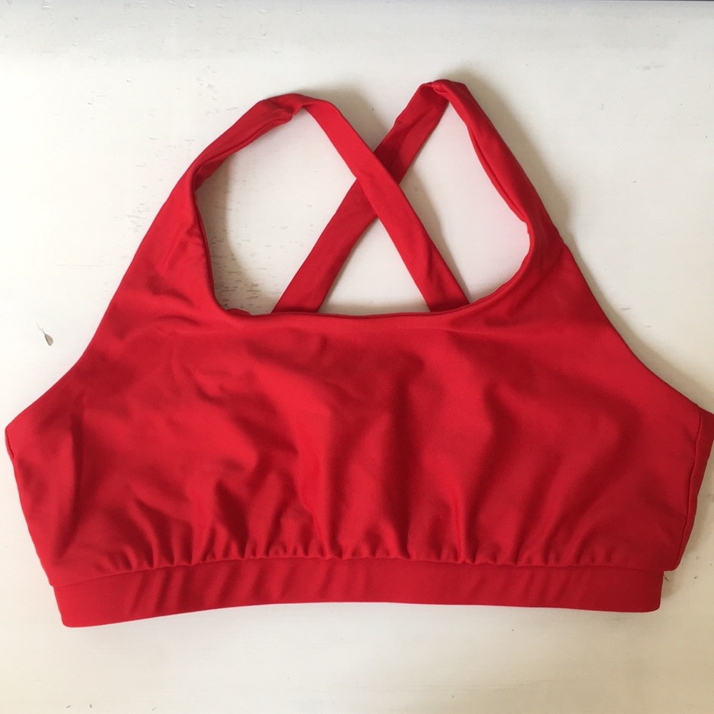Strut This Sports Bra in size L NWOT